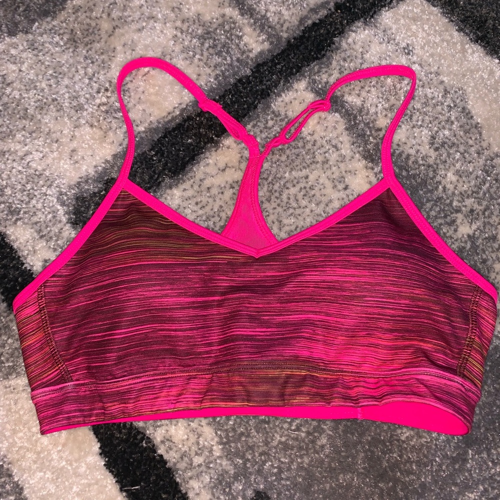NEVER WORN LIGHTLY LINED ADIDAS SPORTS BRA!